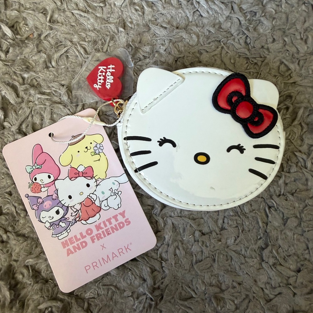 Hello Kitty x Primark Sanrio Coin Purse White‎ Faux Leather Heart Charm NWT